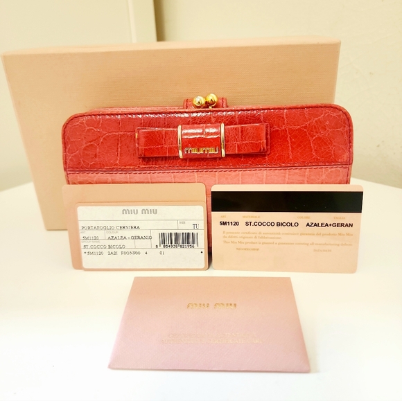 MIU MIU BICOLOR KISSLOCK WALLET - Picture 8 of 8